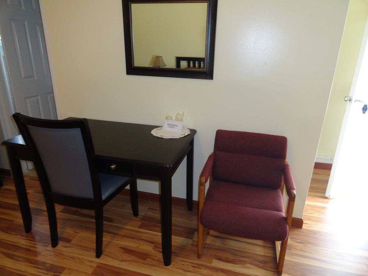 Elm Tree Motel 2*